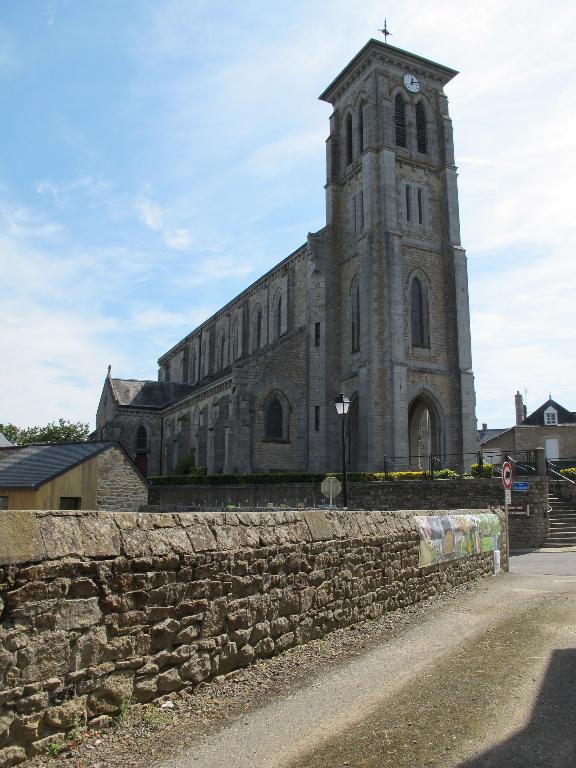 Eglise paroissiale Saint-Ouen (Saint-Ouen-la-Rouërie fusionnée en Val-Couesnon en 2019)