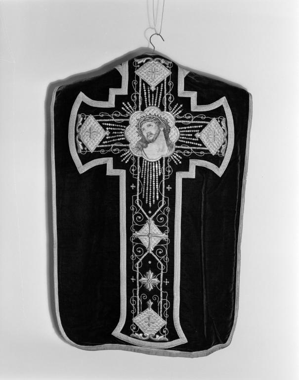 Chasuble (de deuil) (2), église paroissiale Saint-Pierre (Baden)