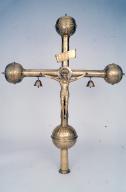 Croix de procession, église paroissiale Saint-Justin (Guiler-sur-Goyen)