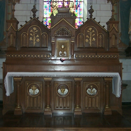 Ensemble du maître-autel : autel, tabernacle, degré d'autel, 2 gradins d'autel