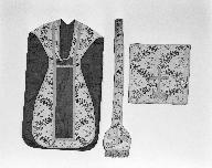 Ornement blanc 1 : chasuble, étole, voile de calice, basilique Notre-Dame-du-Roncier (Josselin)