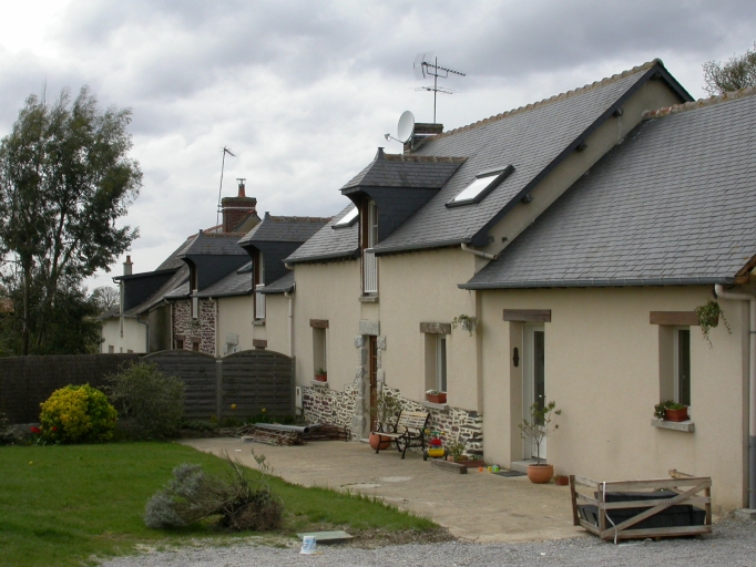 Alignement de trois logis, Beroizet (Domloup)