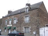 Alignement de maisons, 13-11 rue Carrée (Châteauneuf-d'Ille-et-Vilaine)