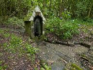 Fontaine de dévotion Saint-Pol, Bois du Gars (Hanvec)
