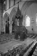 Autel (3) ; stalle ; lambris de hauteur ; clôture liturgique ; chaire à prêcher ; confessionnal (2) (maître-autel ; autel secondaire), prieuré de chanoines réguliers de Saint-Augustin, de génovefains puis église paroissiale Saint-Pierre, Saint-Paul (Bazouges-la-Pérouse)