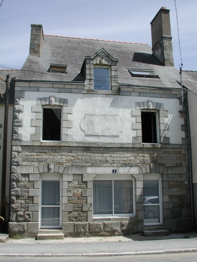 Maison à boutique, 9 Grande Rue (Bains-sur-Oust)