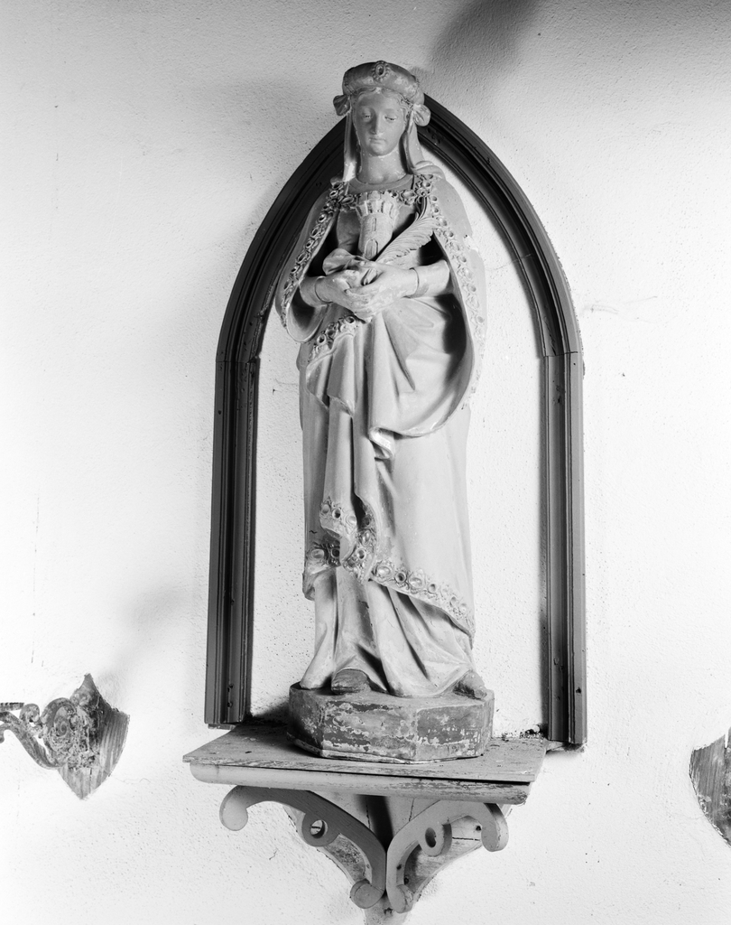 Statue (petite nature) : sainte Barbe, chapelle Saint-Aubin (Pont-Scorff)