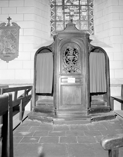Confessionnal (1), église paroissiale Saint-Gildas (Auray)