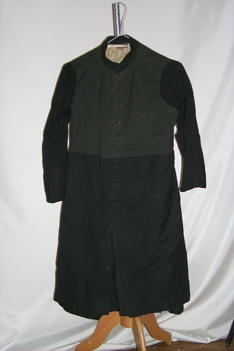 Ensemble de 9 soutanes