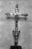 Croix de procession, église paroissiale Saint-Pierre (Plounévez-Lochrist)