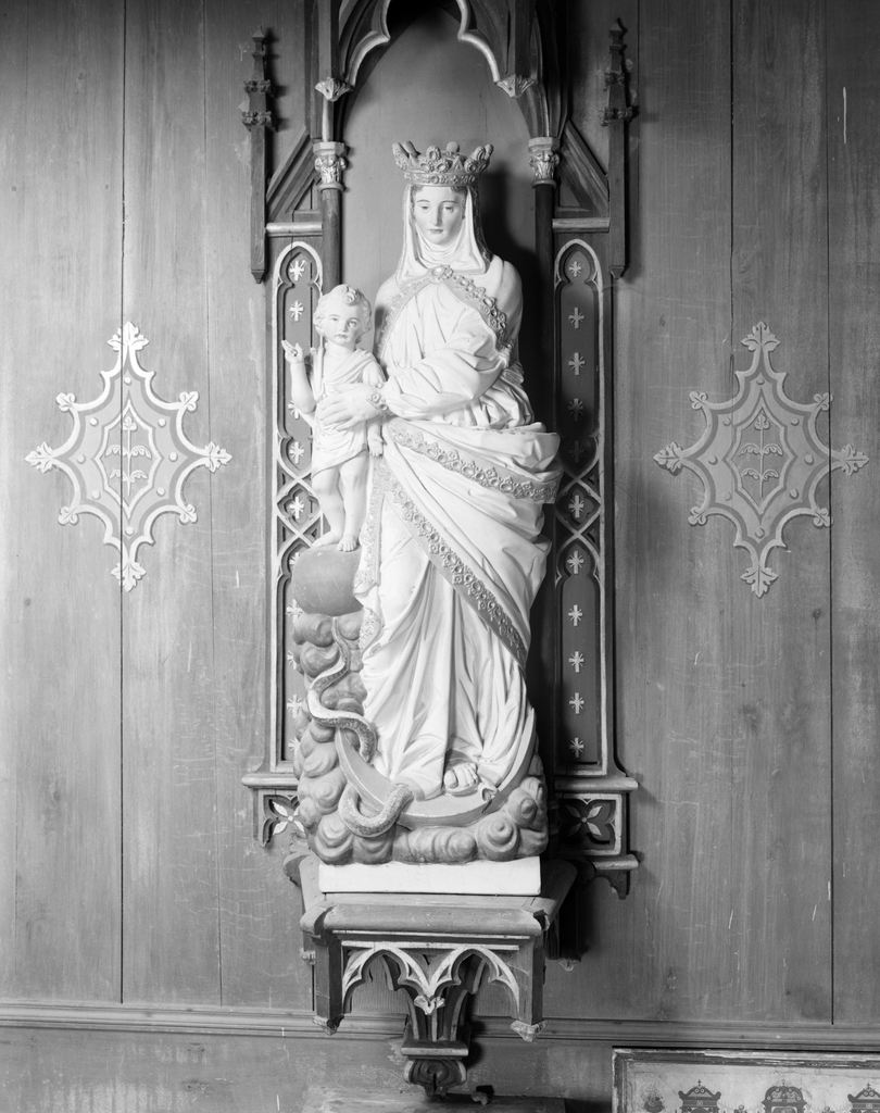 Statue (petite nature) : Vierge à l'enfant (n° 2), chapelle Saint-Aubin (Pont-Scorff)