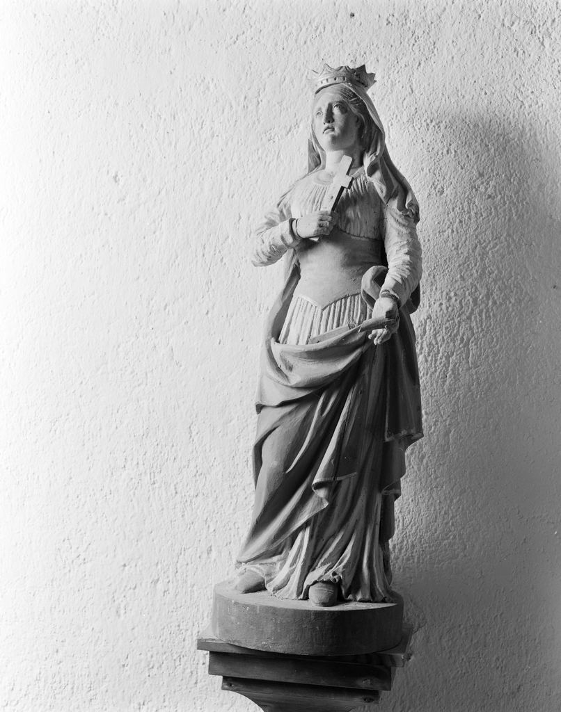 Statue (statuette) : sainte Hélène (n° 2), chapelle Saint-Michel (Guidel)