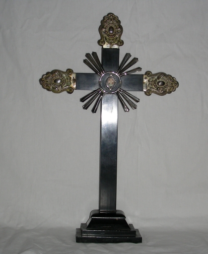Croix-reliquaire, église paroissiale Saint-Martin (Lécousse)