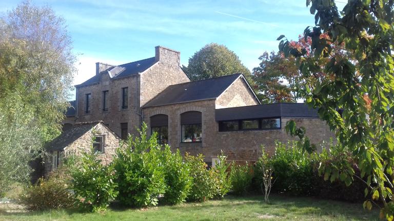 Ecole mixte, 4 rue de l'école (Aucaleuc)