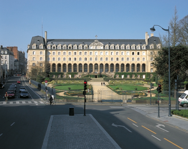 Abbaye de Bénédictines, dite abbaye Saint-Georges, caserne Saint-Georges, rue Gambetta (Rennes)