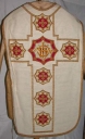 Ornement blanc 3 : chasuble, étole, manipule, voile de calice