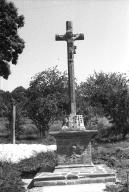 Les croix monumentales sur la commune de Neulliac