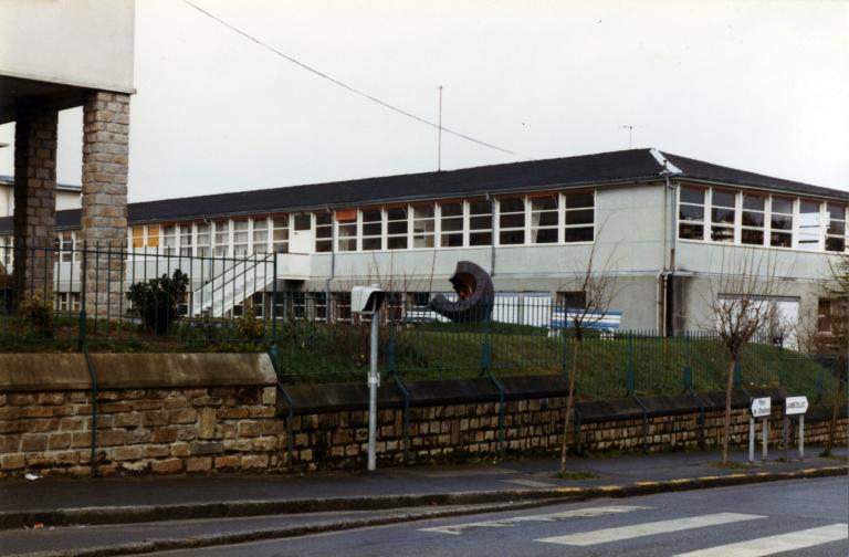 La décoration  au titre du 1% artistique, de la cité scolaire Kerichen, dite aussi "campus Kerichen" (Brest).