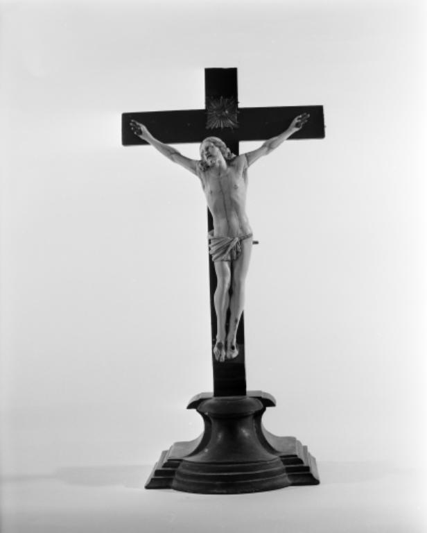 Croix d'autel : Christ en croix, église Sainte-Croix (La Croix-Helléan)