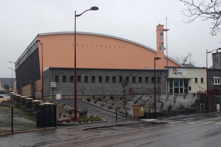 Salle Raoul Maigne, rue d'Antrain (Saint-Brice-en-Coglès fusionnée en Maen Roch en 2017)