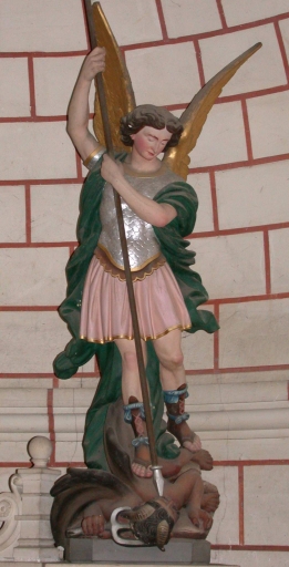 Statue : Saint Michel terrassant le dragon