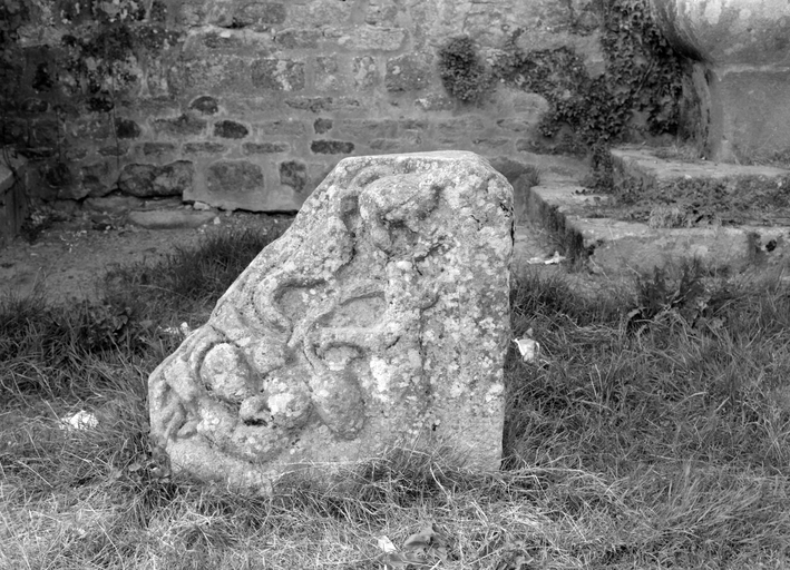 Calvaire édicule (calvaire extérieur), église paroissiale Saint-Pierre (Ploërdut)