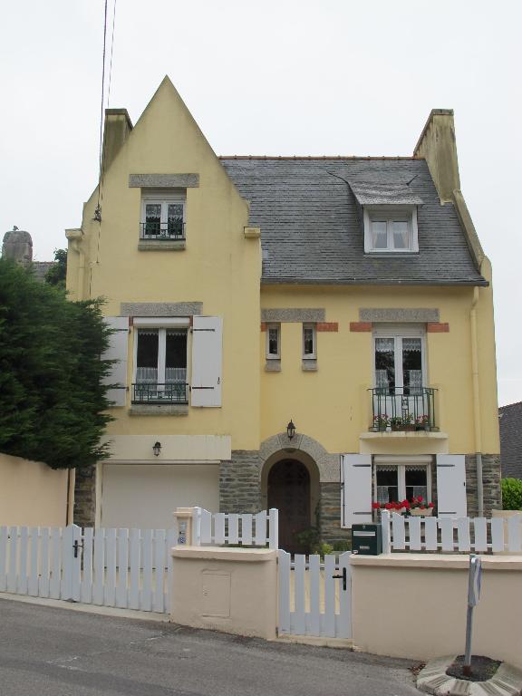 Maison, 8 rue de la Plaine (Châteaulin)
