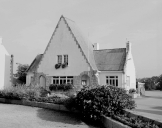 Mairie et poste, 3 place du Bourg (Pleumeur-Bodou)