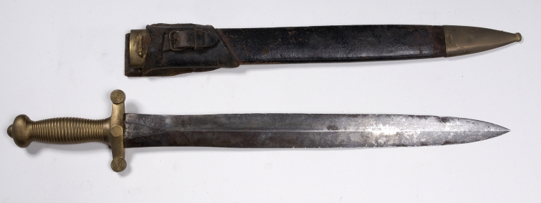 Série de 7 glaives dans leur fourreau