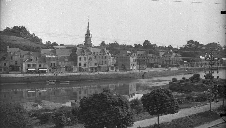 Quai Jean-Bart et quai de Courcy (Binic fusionnée en Binic-Etables-sur-Mer en 2016)