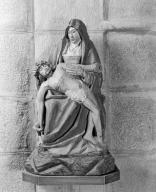 Groupe sculpté : Vierge de Pitié, église paroissiale Saint-Pierre, Saint-Paul (Quéven)