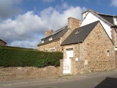 Maison, rue du Général de Gaulle (Penvénan)