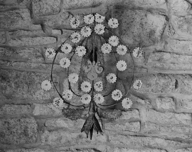 Chandelier (2), chapelle Notre-Dame-du-Loc (Saint-Avé)