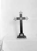Croix-reliquaire, église paroissiale Saint-Gurval, place de la mairie (Guer)