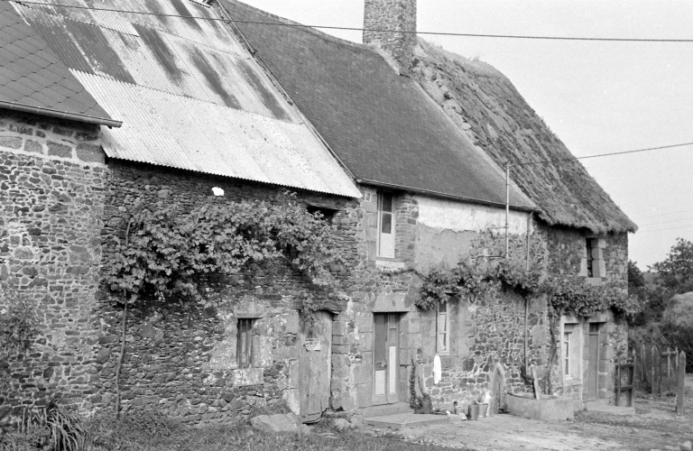 Alignement de logis, la Touche (Plerguer)