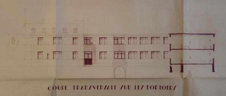 La chapelle du lycée Jean Guéhenno et sa décoration, 11 rue du Champ Rossignol (Fougères)