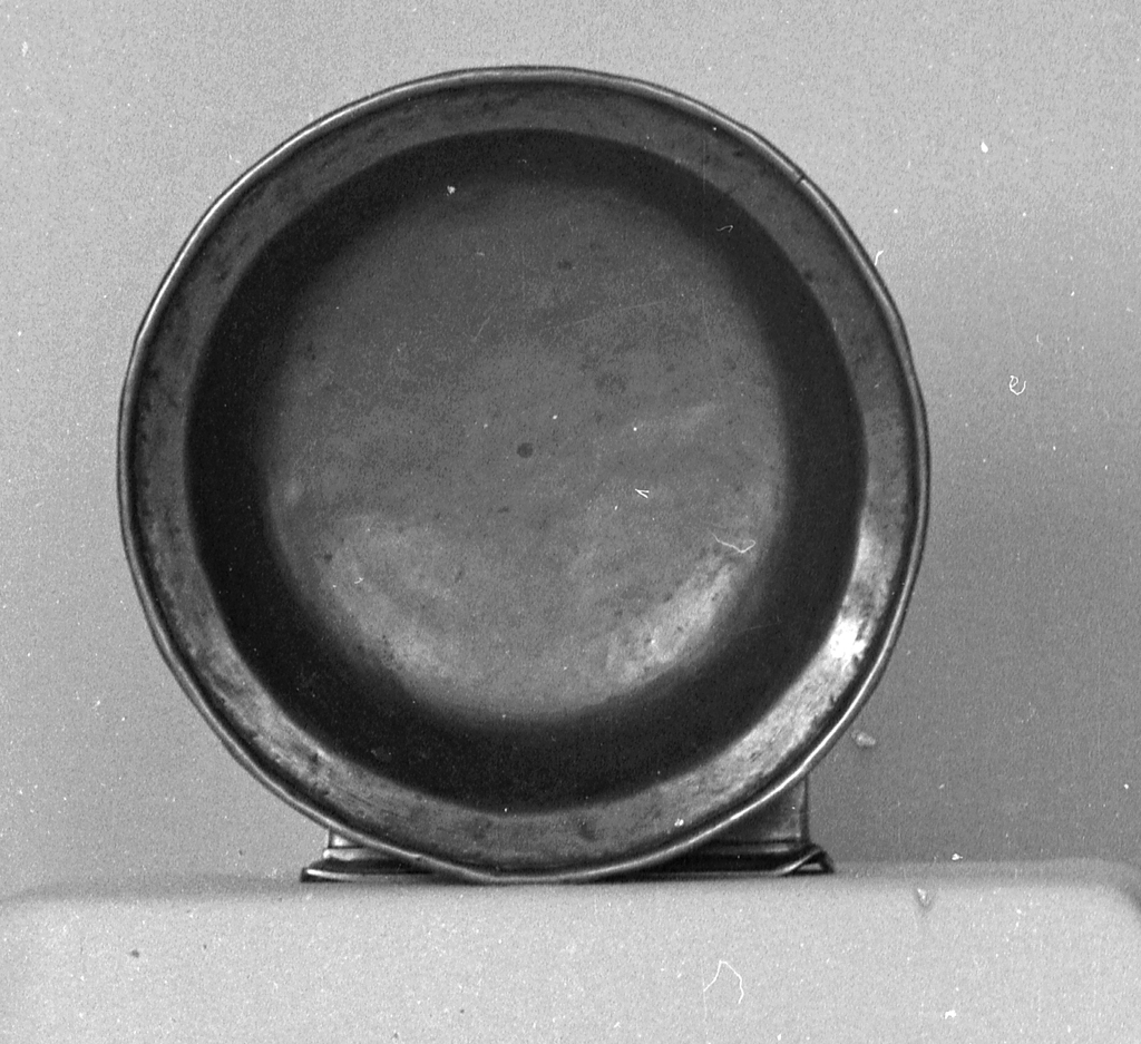 Plat de quête (3), église paroissiale Sainte-Madeleine (Dinéault)