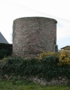 Ancien moulin à vent dénommé le moulin Dagorne, rue de la Chapelle, le Vieux-Bourg (Fréhel)