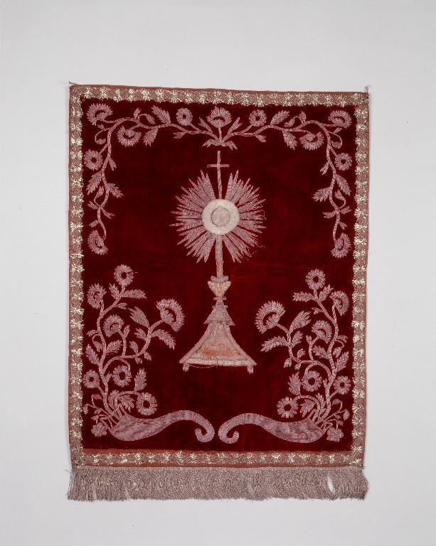 Voile d'ostensoir, basilique Notre-Dame-du-Roncier (Josselin)