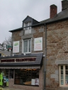 Maison à boutique, 5 place de la Mairie (Sens-de-Bretagne)