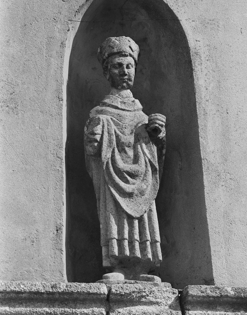 Statue : saint Nicolas, chapelle Saint-Nicolas (Cléguer)