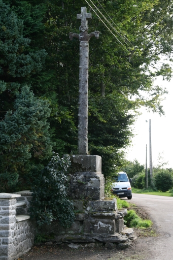 Croix monumentale, Couzanet (Loqueffret)