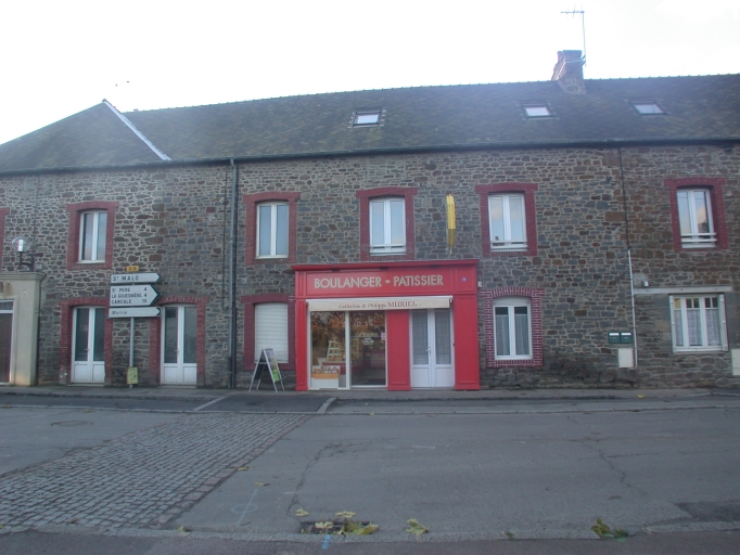 Maison, rue de la Mairie (Saint-Guinoux)