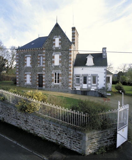 Maison, rue de L. de Chappedelaine (Plénée-Jugon)