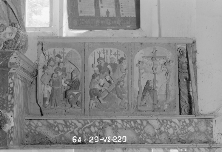 Bas-relief, chapelle Sainte-Catherine (Plounévézel)