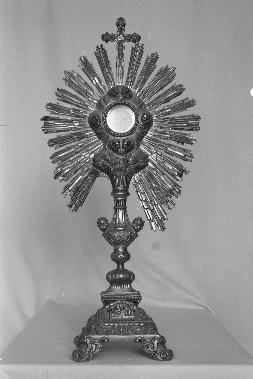 Ostensoir, église paroissiale Saint-Pierre, Saint-Paul (Neulliac)