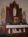Ensemble du maître-autel : autel, tabernacle, 2 gradins d'autel, retable, 3 degrés d'autel