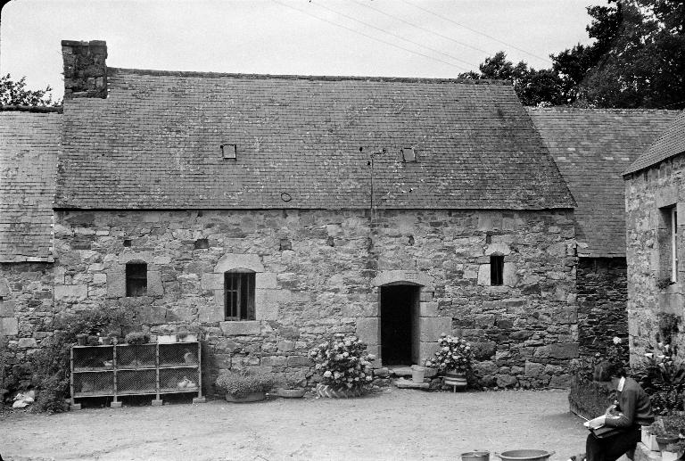 Les maisons, logis, fermes et dépendances sur la commune de Ploubezre
