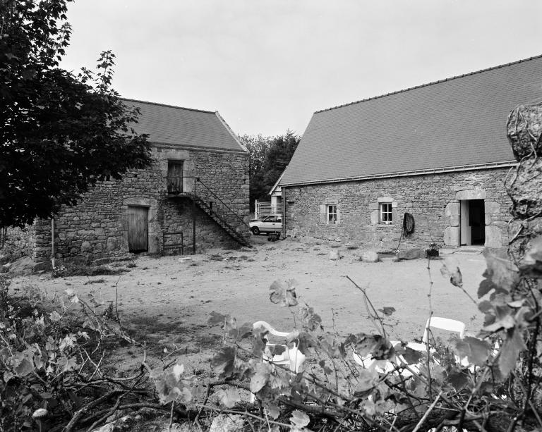 Ferme, Noyance (Theix fusionnée en Theix-Noyalo en 2016)
