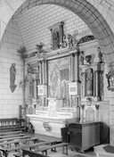 Autel, retable, tabernacle, gradins d'autel (2), (autel secondaire, autel tombeau, retable architecturé) : du Sacré-Coeur, église paroissiale Saint-Pierre, Saint-Paul (Neulliac)